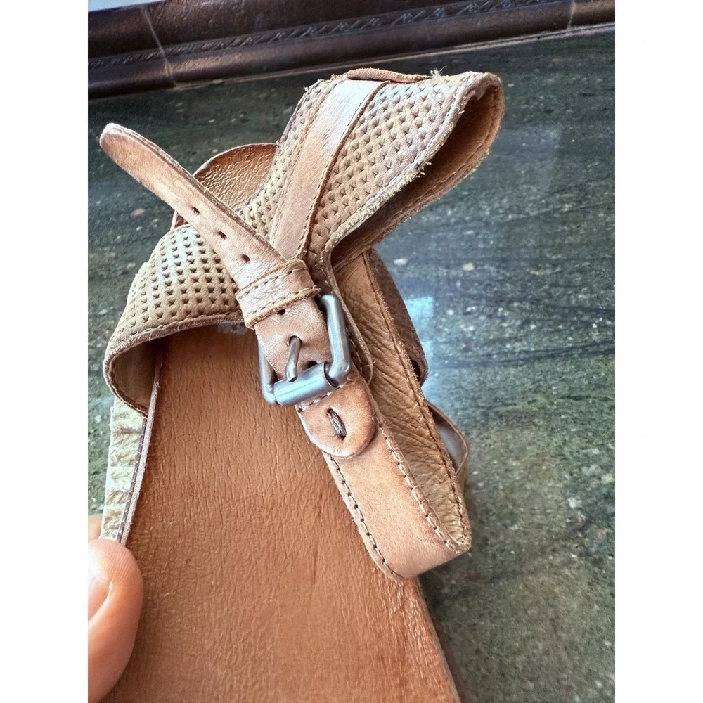 Miz‎ Mooz Women's Sandals US 8.5 Wheat Perforated Leather Ankle Strap Open-Toe